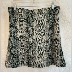 La mer luxe Women’s Knit Lorna Black Cream Skirt Skort Size: Medium NWT